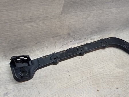 ФОТО Кронштейн кріплення направляюча заднього бампера лівий Універсал для Skoda Octavia A7 Киев