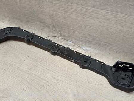 ФОТО Кронштейн кріплення направляюча заднього бампера правий Універсал для Skoda Octavia A7 Киев