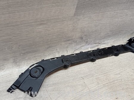 ФОТО Кронштейн кріплення направляюча заднього бампера правий Універсал для Skoda Octavia A7 Киев