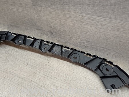 ФОТО Кронштейн кріплення направляюча заднього бампера правий Універсал для Skoda Octavia A7 Киев