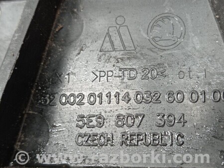 ФОТО Кронштейн кріплення направляюча заднього бампера правий Універсал для Skoda Octavia A7 Киев