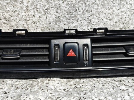 ФОТО Вентиляционная решетка Средняя для KIA Optima Киев