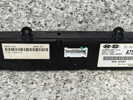 ФОТО Панель управления радио для KIA Optima Киев