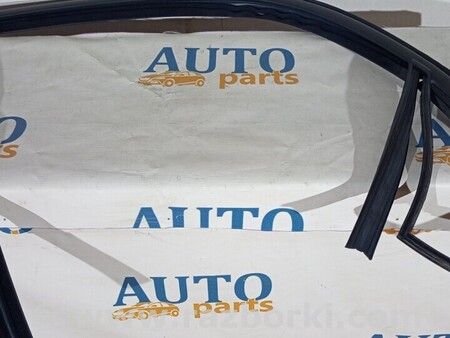 ФОТО Ущільнювач двері передньої правої на двері для Chevrolet Orlando Киев