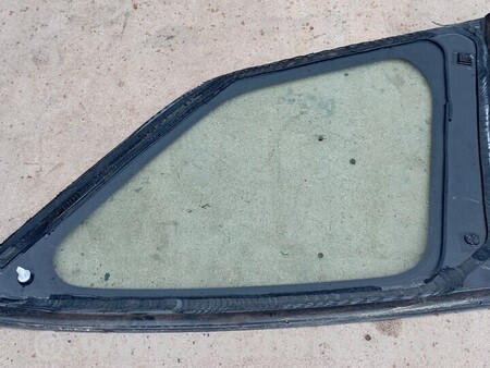 ФОТО Заднее стекло левое для Subaru Outback Киев