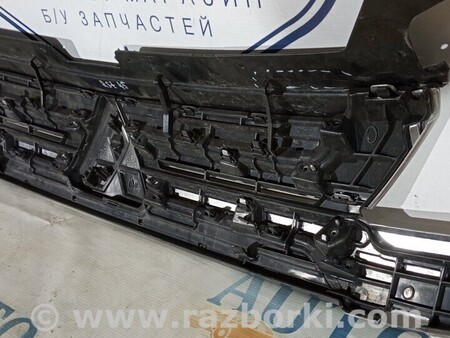 ФОТО Решетка радиатора правый хром поврежден для Mitsubishi Outlander Киев