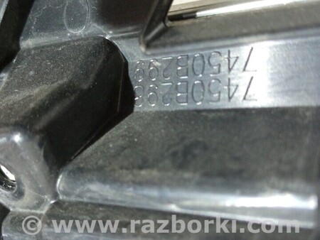 ФОТО Решетка радиатора правый хром поврежден для Mitsubishi Outlander Киев