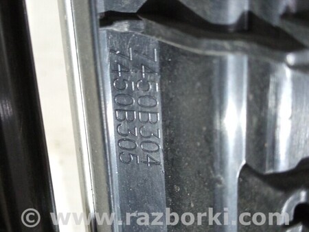 ФОТО Решетка радиатора правый хром поврежден для Mitsubishi Outlander Киев