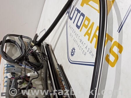 ФОТО Уплотнитель резинка двери передней правой Ущільнювач гумка для Mitsubishi Outlander Киев