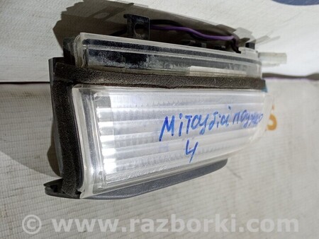 ФОТО Повторитель поворота зеркала правого Повторювач повороту дзеркала для Mitsubishi Pajero Wagon Киев