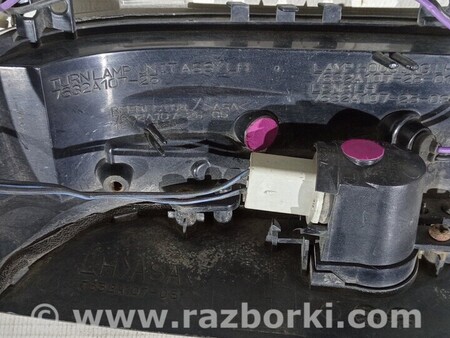 ФОТО Повторитель поворота зеркала правого Повторювач повороту дзеркала для Mitsubishi Pajero Wagon Киев