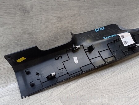 ФОТО Накладка порога внутрішня задня права для Peugeot Partner Киев