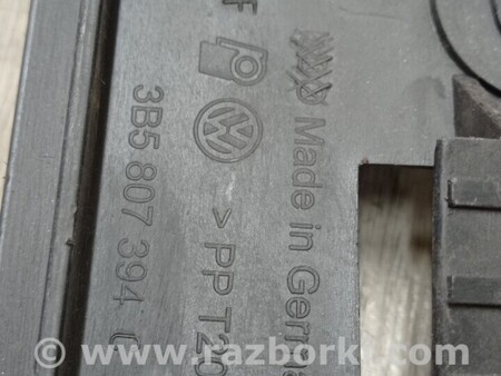 ФОТО Кронштейн кріплення направляюча правого бампера для Volkswagen Passat B8 (07.2014-...) Киев