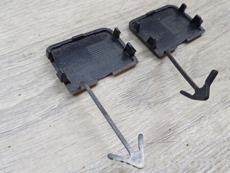 ФОТО Заглушка бампера заднего буксировочного крюка для Volkswagen Passat B6 (03.2005-12.2010) Киев