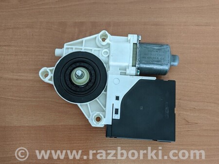 ФОТО Моторчик стекла правый передний для Volkswagen Passat B7 (09.2010-06.2015) Киев