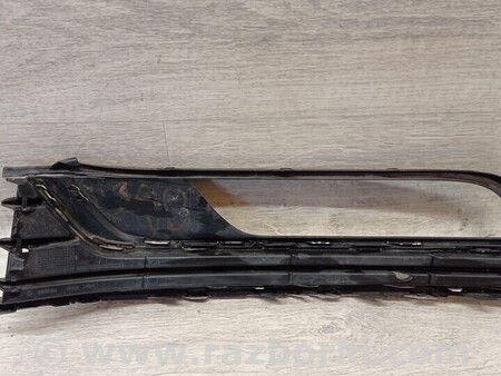 ФОТО Накладка решітка туманки права для Volkswagen Passat B7 (09.2010-06.2015) Киев
