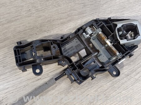 ФОТО Держатель наружной ручки двери передней левой для Volkswagen Passat B8 (07.2014-...) Киев