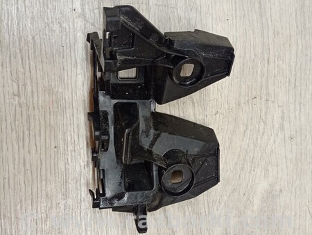 ФОТО Кронштейн кріплення направляюча заднього бампера правий для Volkswagen Passat B8 (07.2014-...) Киев