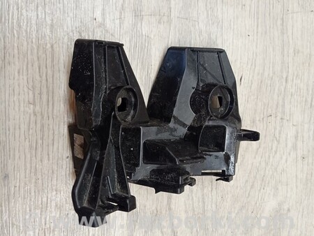 ФОТО Кронштейн кріплення направляюча заднього бампера правий для Volkswagen Passat B8 (07.2014-...) Киев