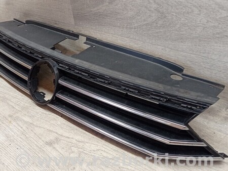 ФОТО Решетка радиатора бампера переднего центральная для Volkswagen Passat B8 (07.2014-...) Киев