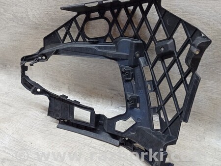 ФОТО Kронштейн кріплення направляюча переднього бампера правий для Volkswagen Passat B8 (07.2014-...) Киев