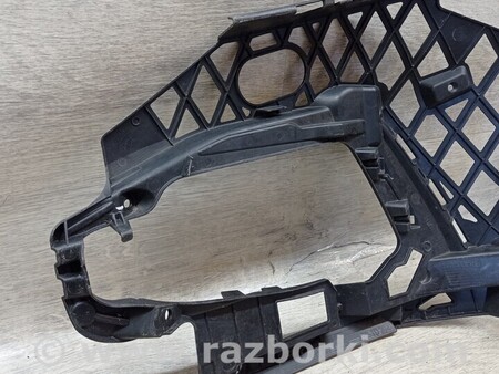 ФОТО Kронштейн кріплення направляюча переднього бампера правий для Volkswagen Passat B8 (07.2014-...) Киев