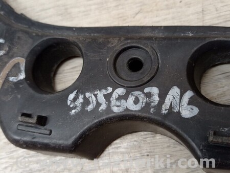 ФОТО Кронштейн кріплення направляюча бампера переднього права Тайвань для Volkswagen Passat CC (01.2012-12.2016) Киев