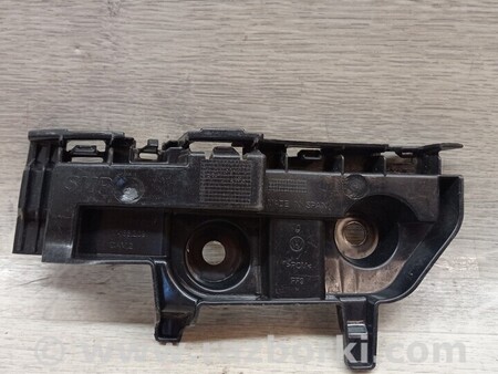 ФОТО Кронштейн кріплення направляюча заднього бампера лівий для Volkswagen Polo Киев