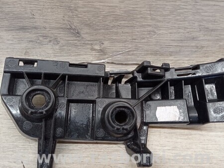 ФОТО Кронштейн кріплення направляюча заднього бампера лівий для Volkswagen Polo Киев