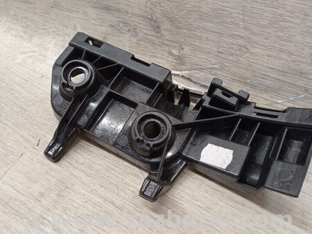 ФОТО Кронштейн кріплення направляюча заднього бампера лівий для Volkswagen Polo Киев