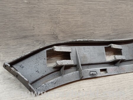 ФОТО Кронштейн кріплення направляюча переднього бампера правий для Volkswagen Polo Киев