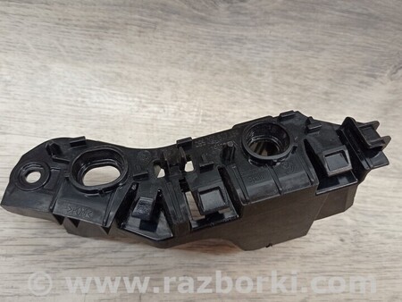 ФОТО Кронштейн кріплення направляюча переднього бампера правий для Volkswagen Polo Київ