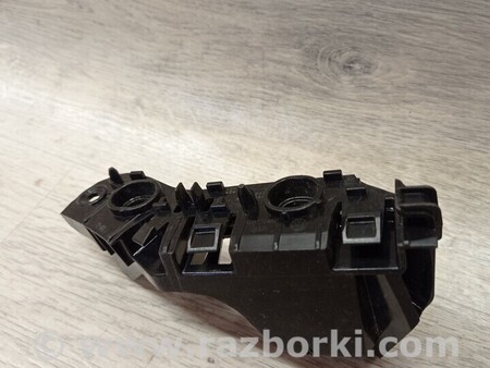 ФОТО Кронштейн кріплення направляюча переднього бампера правий для Volkswagen Polo Київ