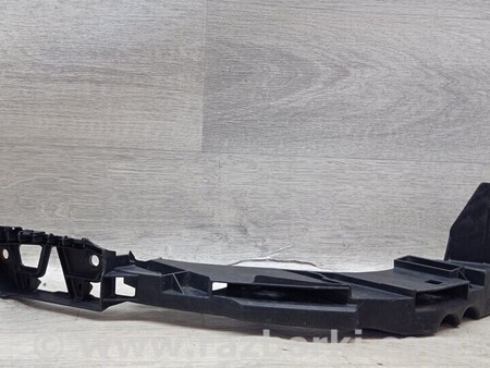 ФОТО Кронштейн кріплення направляюча фари правий Деф для Volkswagen Polo Киев