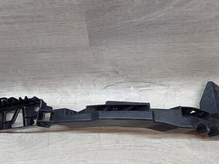 ФОТО Кронштейн кріплення направляюча фари правий Деф для Volkswagen Polo Киев