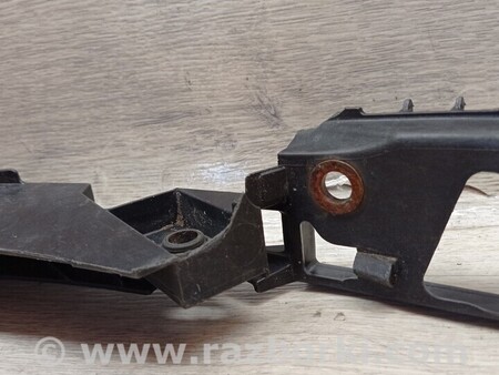 ФОТО Кронштейн кріплення направляюча фари правий Деф для Volkswagen Polo Киев