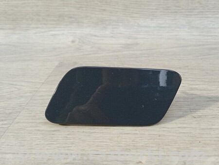 ФОТО Ліва заглушка омивача фари переднього бампера для Audi (Ауди) Q2 Киев