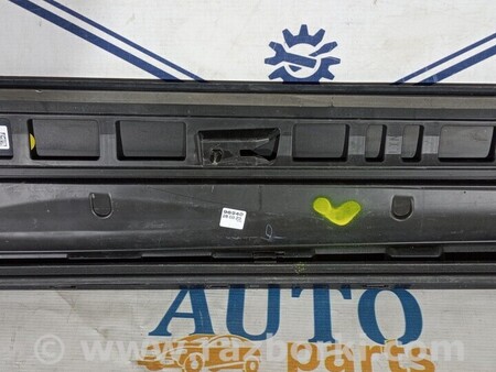 ФОТО Молдинг двері задньої лівої для Audi (Ауди) Q2 Киев