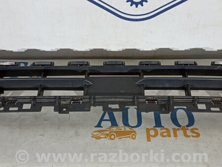 ФОТО Підсилювач решітки бампера переднього для Audi (Ауди) Q2 Киев