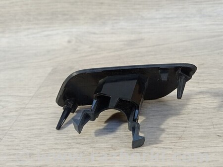 ФОТО Права заглушка переднього бампера омивача скла фари для Audi (Ауди) Q2 Киев