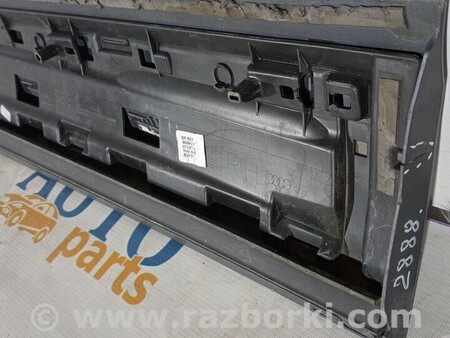 ФОТО Молдинг двері задньої правої для Audi (Ауди) Q3 8U, 8UB (06.2011-03.2019) Киев