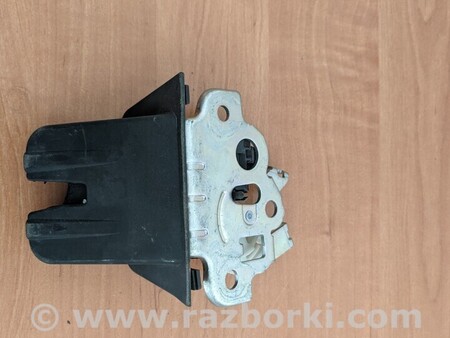 ФОТО Замок крышки багажника для Audi (Ауди) Q5 8R (04.2008-03.2017) Киев