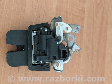 ФОТО Замок крышки багажника для Audi (Ауди) Q5 8R (04.2008-03.2017) Киев