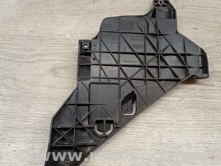 ФОТО Кронштейн кріплення направляюча фари права Аudi для Audi (Ауди) Q5 8R (04.2008-03.2017) Київ