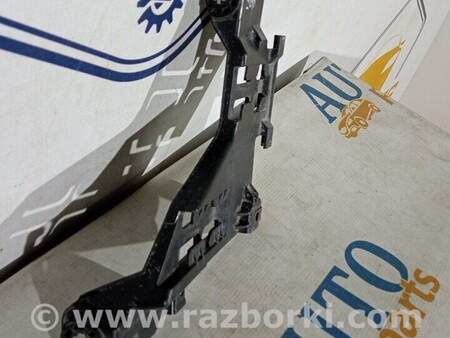 ФОТО Кронштейн кріплення фари передньої правої для Audi (Ауди) Q5 8R (04.2008-03.2017) Київ