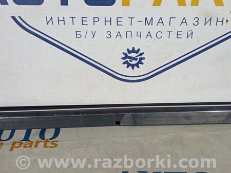 ФОТО Ущільнювач скла дверей задньої правої для Audi (Ауди) Q7 4M (03.2015-...) Киев