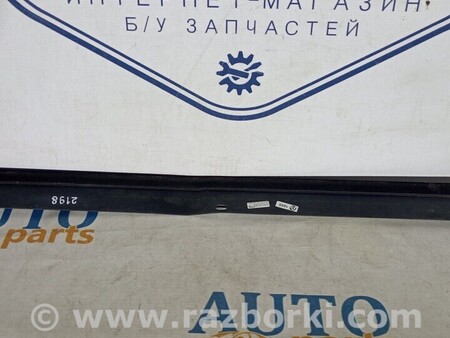 ФОТО Ущільнювач скла дверей задньої правої для Audi (Ауди) Q7 4M (03.2015-...) Киев