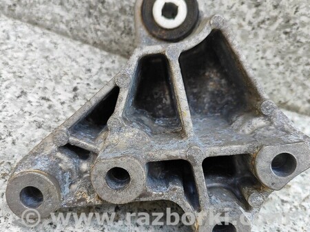 ФОТО Кронштейн Опора Подушка для Infiniti QX30 Киев