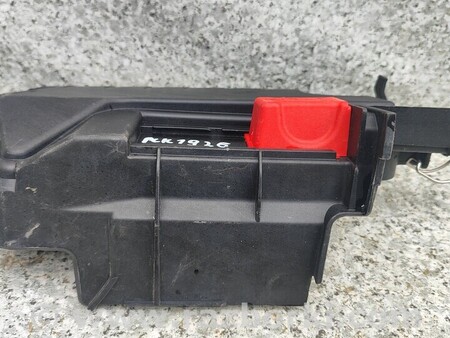 ФОТО Крышка блока предохранителей для Infiniti QX30 Киев