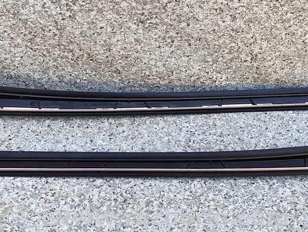 ФОТО Накладка Стекла Лобового Левая для Infiniti QX30 Киев